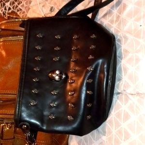 Small skull shoulder bag